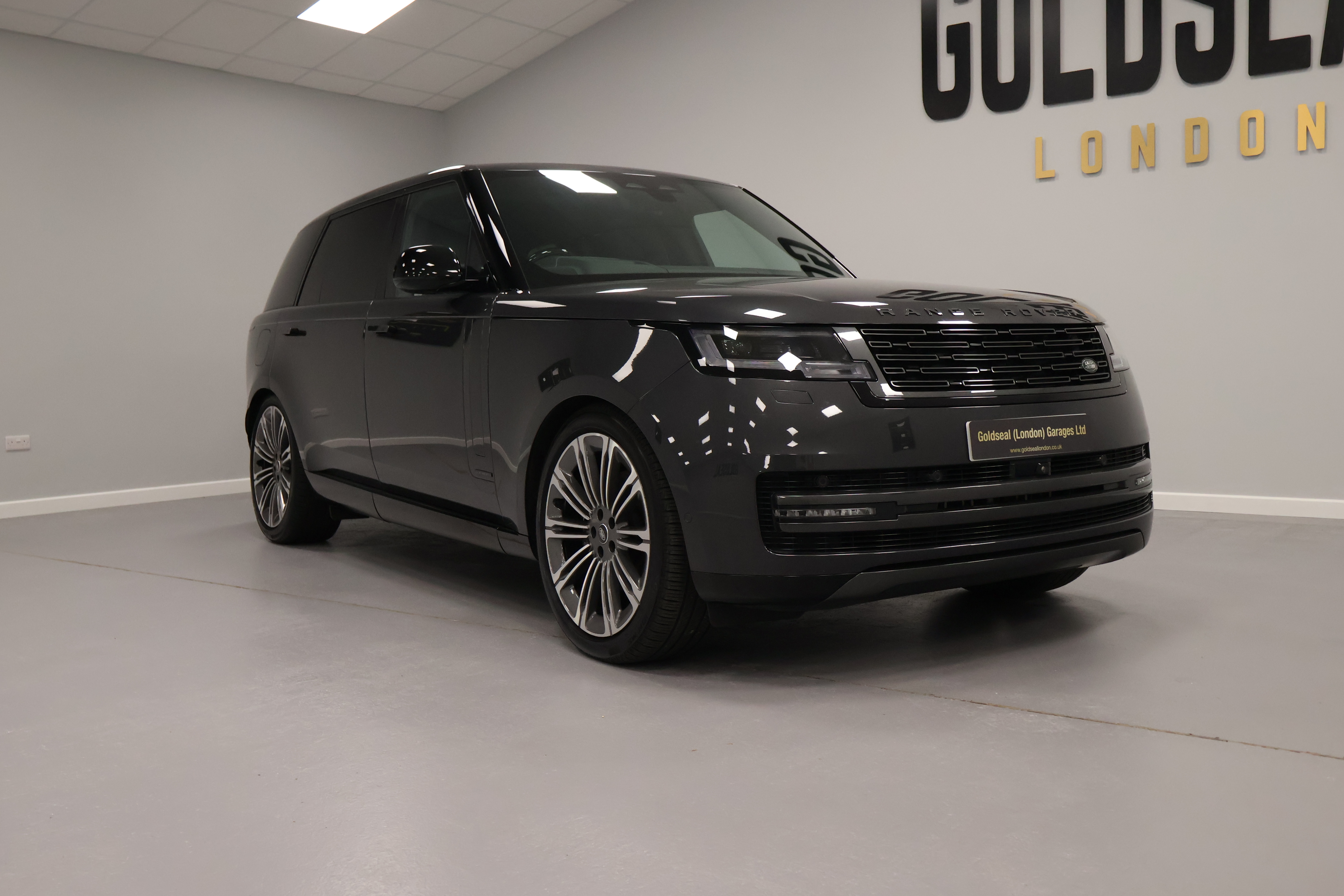 Land Rover Range Rover D350 LWB 3.0 MHEV Autobiography