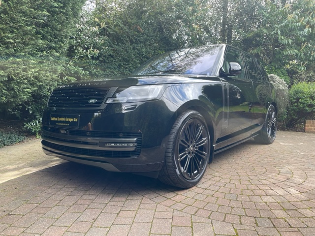 Land Rover Range Rover P530 4.4 V8 First Edition (DOR 04/2022)
