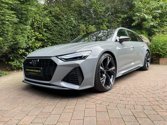 Audi RS6 Avant 4.0 TFSI Quattro Carbon Black Edition (DOR 09/2021)