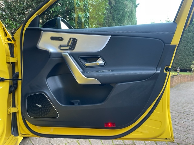 Sub image